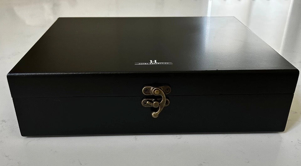 Hotel Collection Wine Accesory Kit