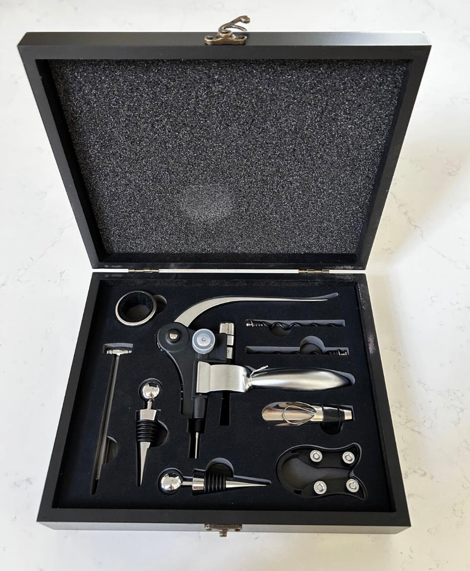 Hotel Collection Wine Accesory Kit