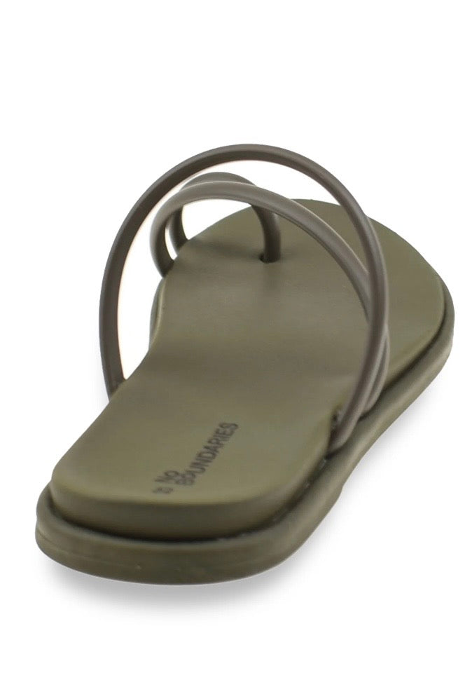No Boundaries Strappy Toe Loop Sandals (Copy) (Copy)