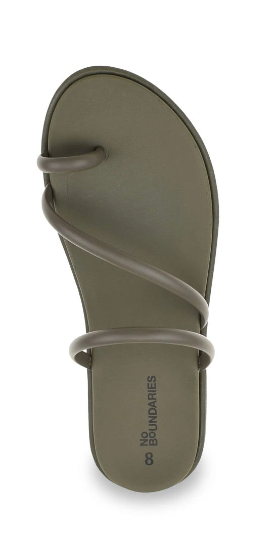 No Boundaries Strappy Toe Loop Sandals (Copy) (Copy)