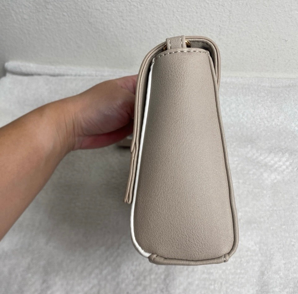 Yani J'adore Beige and White Crossbody Clutch